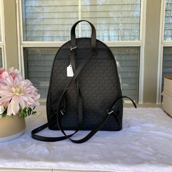 Michael Kors abbey backpack - Picture 4 of 7